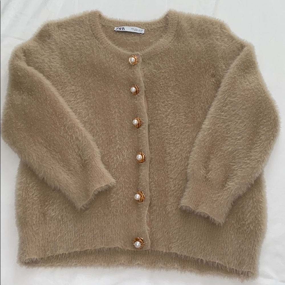 Teddy Knit with Flower Pearl Buttons